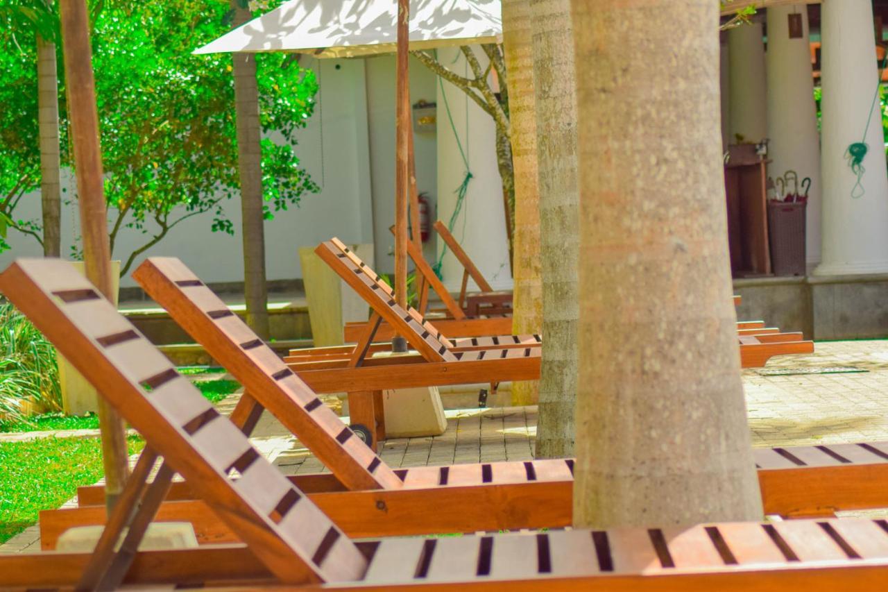 Hotel Tamarind Tree Tissamaharama Exteriör bild