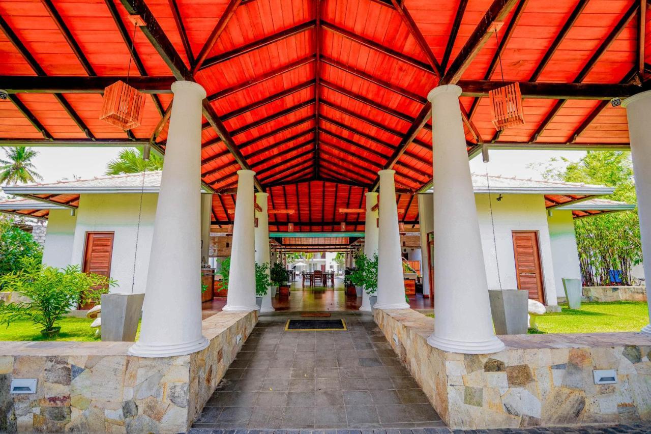 Hotel Tamarind Tree Tissamaharama Exteriör bild