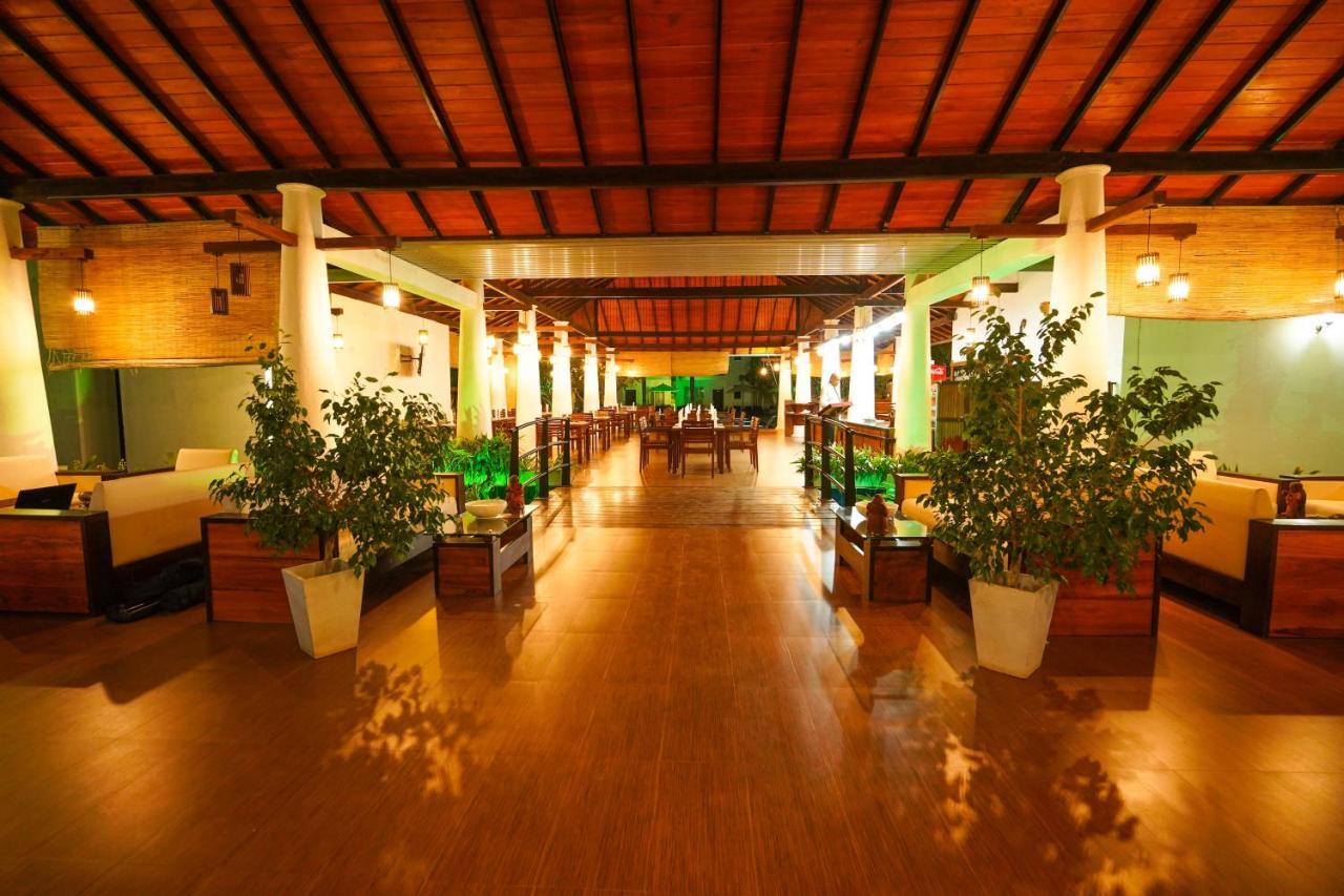 Hotel Tamarind Tree Tissamaharama Exteriör bild