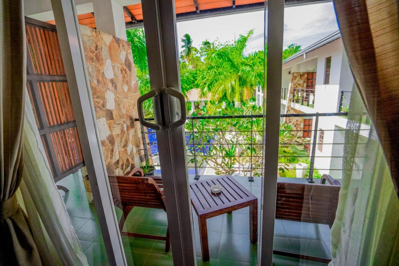 Hotel Tamarind Tree Tissamaharama Exteriör bild