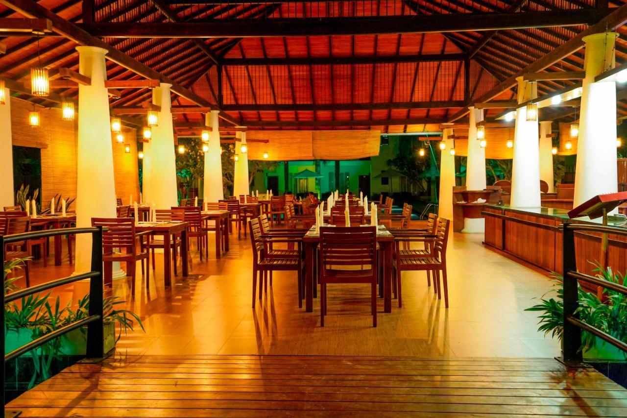 Hotel Tamarind Tree Tissamaharama Exteriör bild