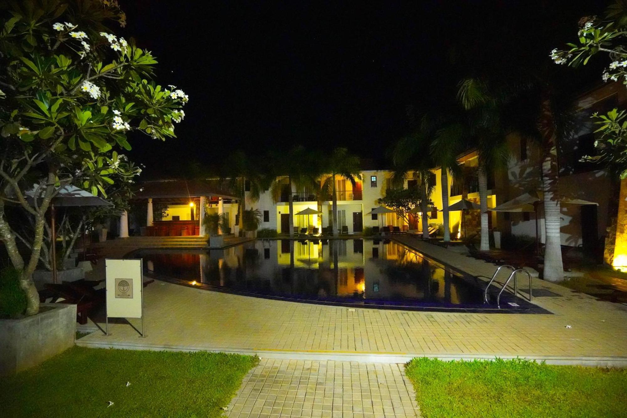 Hotel Tamarind Tree Tissamaharama Exteriör bild