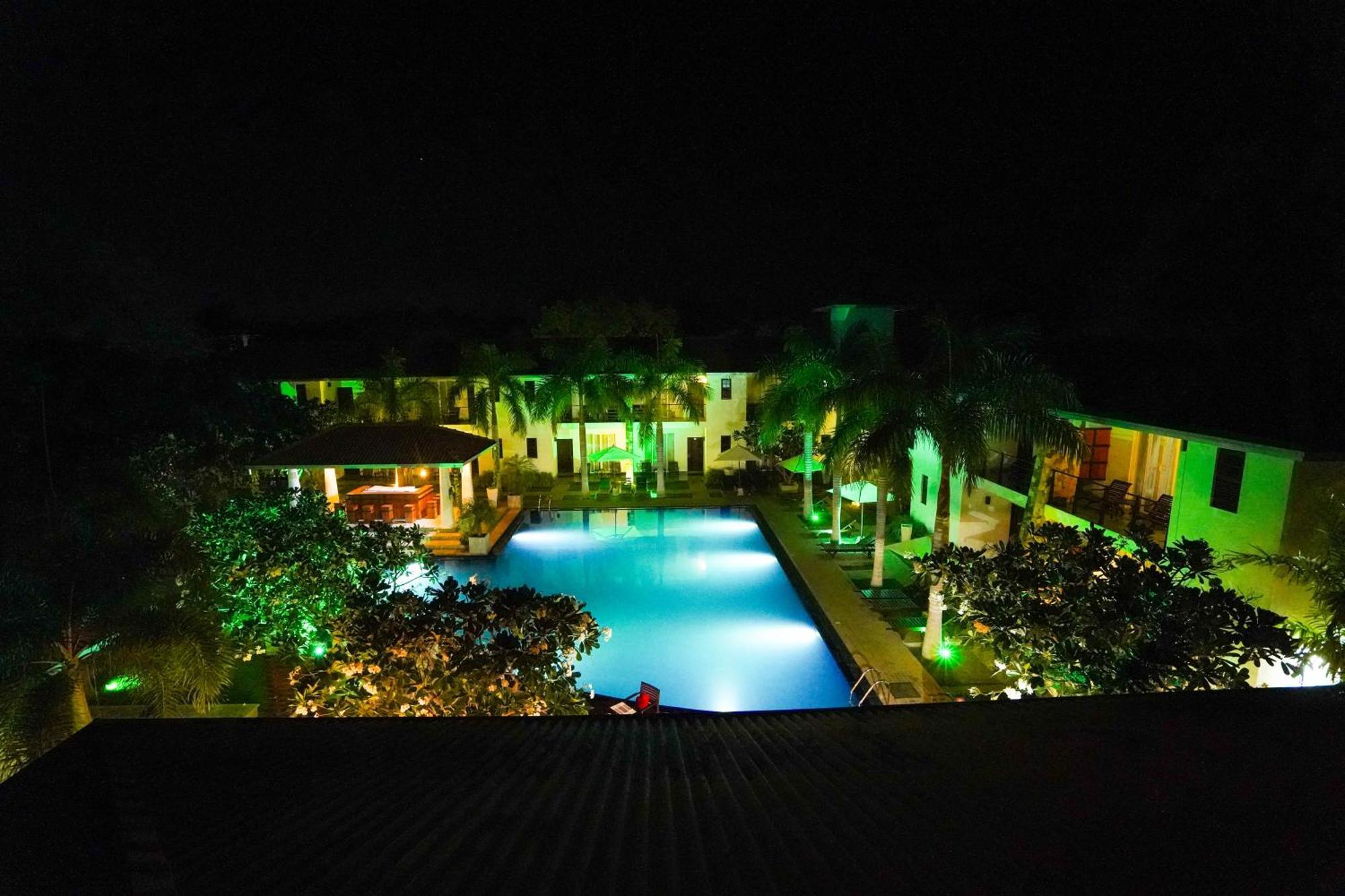 Hotel Tamarind Tree Tissamaharama Exteriör bild