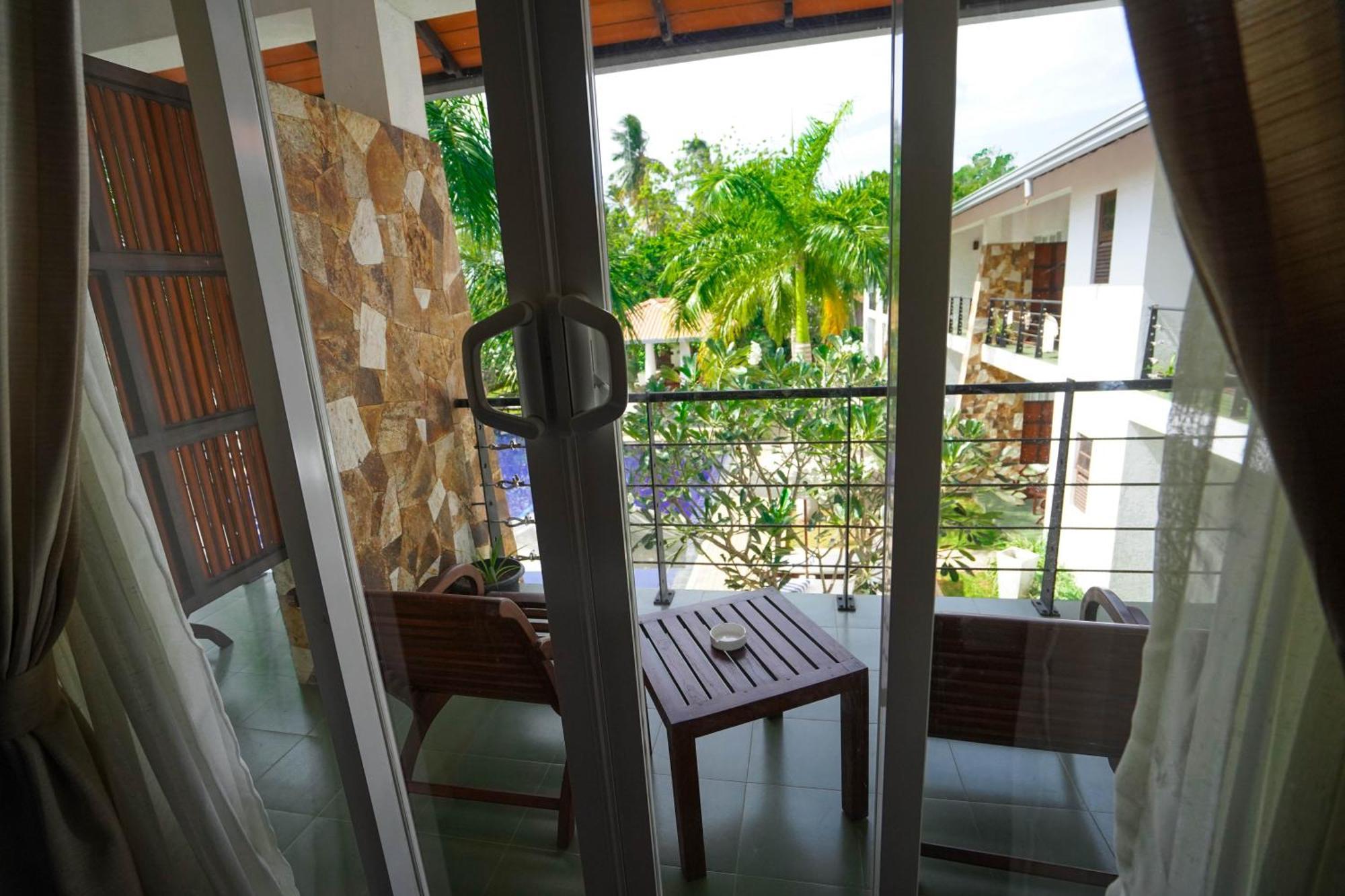 Hotel Tamarind Tree Tissamaharama Exteriör bild
